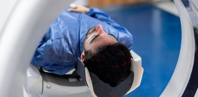 patient getting brain/head scan
